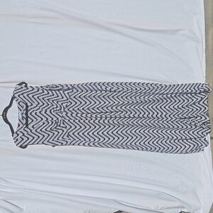 Joan Rivers Black & White Long Stretch Maxi Dress Sleeveless V Neck Size Medium